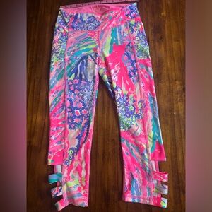 Lilly Pulitzer Luxeletic Weekender Legging in Rainbow Soleil pattern